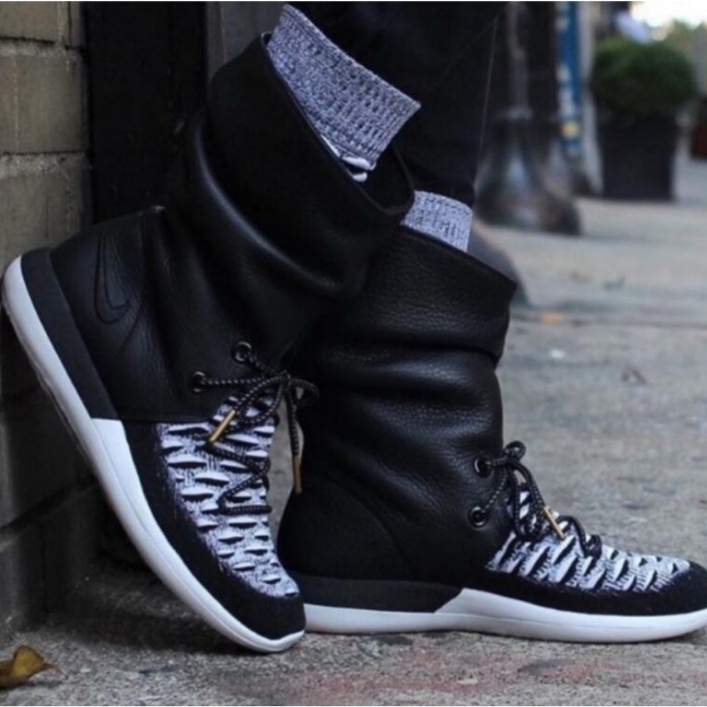 Nike Black and Gray Sneakers